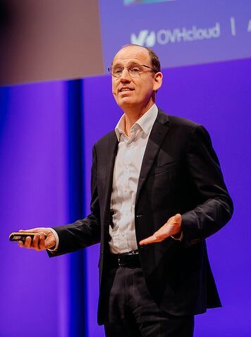 OVHCloud-CEO Benjamin Revcolevschi fordert mehr europäisches Engagement. (Bild:  Jakob Jung)