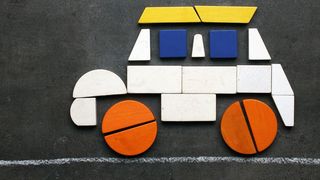 Nicht für jedes Autohaus ist eine individuell programmierte Website zwingend die passende Lösung: Modulare Systeme nach dem Baukastenprinzip in der Cloud etablieren sich seit einigen Jahren als Alternative. (Bild: © kreus - stock.adobe.com)