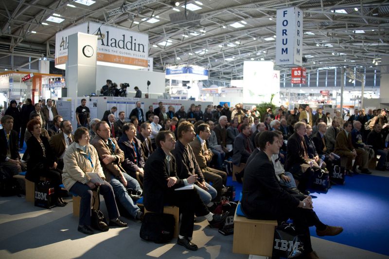 Sicherheitsthemen, wie hier das Live Hacking, waren ein echter Publikumsmagnet. (Archiv: Vogel Business Media)