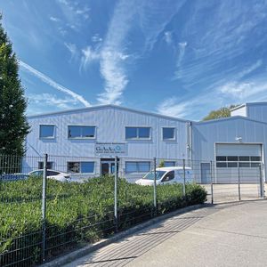 Firmen- und Fertigungsgebäude der Grabacz GmbH & Co. KG in Greven im Kreis Steinfurt in Nordrhein-Westfalen.(Bild:  Grabacz GmbH & Co. KG)