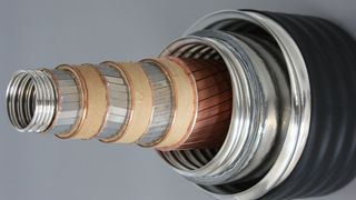 BSCCO-Supraleiterkabel: Das weltweit längste Supraleiterkabel wird in Essen installiert  (Bild: Nexans)