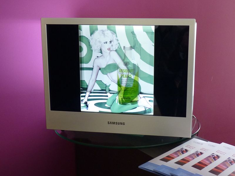 ...neueste Produkte wie das transparente Display-Showcase von Samsung... (Ingram Micro)