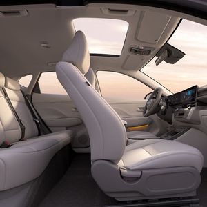 Innen versprechen die Koreaner mehr Platz.(Bild:  Hyundai)