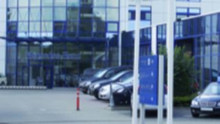 Die jetzigen Gebäude der Mercedes-Benz-Niederlassung in Dresden/Kesseldorf sind erst seit 14 Jahren der Firmensitz des Nfz-Centers.  (Foto: Lauer)