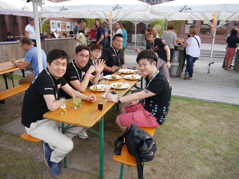 Das KLEVV-Team feierte zusammen mit EpicGear. (Bild: DC-Club)