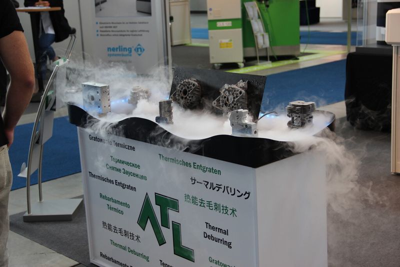 Thermisches Entgraten war das Thema bei ATL Anlagentechnik Luhden. (Bild: Itasse)