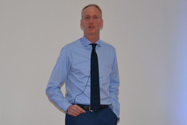 Wolfgang Kopplin, Geschäftsführer Marketing und Vertrieb der Ford-Werke GmbH: „Für Deutschland erwarten wir einen Verkaufsanteil von 60 Prozent Fastback-Coupé und 40 Prozent Convertible-Cabriolet.“ (Foto: Michel)