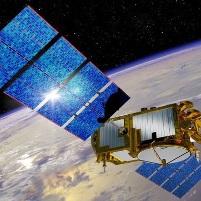 Warum KI-Rechenzentren ins All verlagern? Google testet dafür erstmals TPUs im Orbit. Dauerhafte Solarenergie und weniger Flächenengpässe stehen Problemen bei Kühlung, Wartung und Weltraumschrott gegenüber. (Bild: © CNES/ill./DUCROS David, 2015)