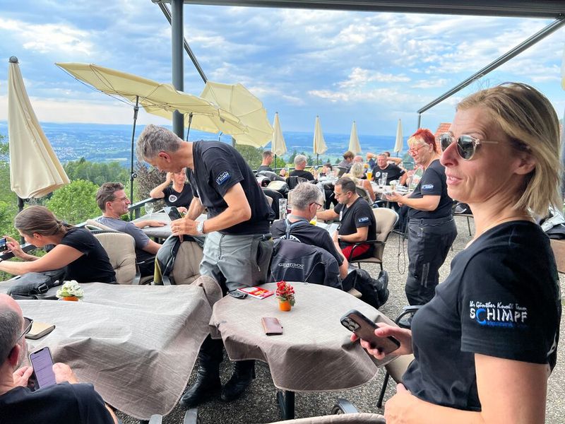 Der zweite Halt am Samstag führt zum „Schönblick“ in Österreich mit traumhaftem Ausblick auf den Bodensee. (Bild: Vogel IT-Medien GmbH et al.)