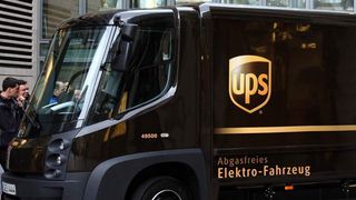Das UPS-Elektro-Zustellfahrzeug in Hamburg ist Teil der Umweltinitiative dieses KEP-Dienstleisters für weniger Kohlendioxid-Ausstoß im Liefer- und Zustellverkehr. Bild: UPS (Archiv: Vogel Business Media)