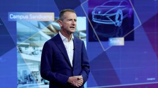 Vor dem Konzern liegen aufgrund der Entlassung von Herbert Diess entscheidende Monate. Und manch einer fragt, warum nicht früher eingegriffen wurde. (Bild: VW)