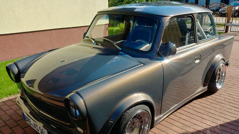 Darf als Stück deutscher Automobilgeschichte nicht fehlen: der Trabbi. (Bild: Messe Essen)