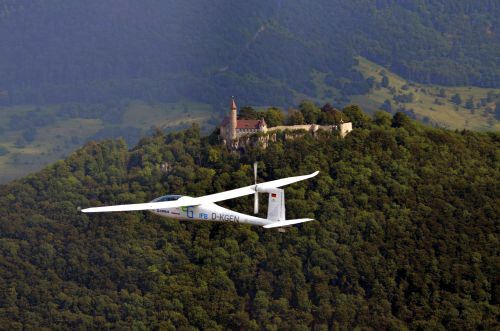 Das  Forschungsflugzeug E-Genius des Instituts für Flugzeugbau (IFB) der Universität Stuttgart hat den Green Speed Cup gewonnnen. (Bild: Uni Stuttgart)