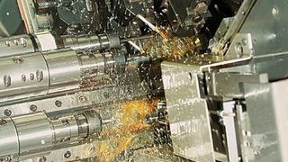 Bild 1: In der Großserienfertigung ist die optimierte Bearbeitung wichtig – dem Serienbearbeiter sind Funktionen willkommen, die ihn beim Erstellen des NC-Programms unterstützen. Bild: Tornos (Archiv: Vogel Business Media)