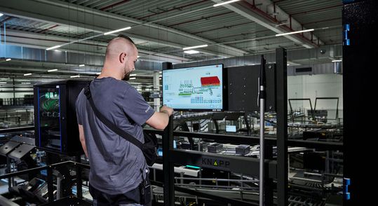Ein Team von Resident Engineers übernimmt anfallende Wartungs- und Servicearbeiten.(Bild:  Knapp/Niederwieser)