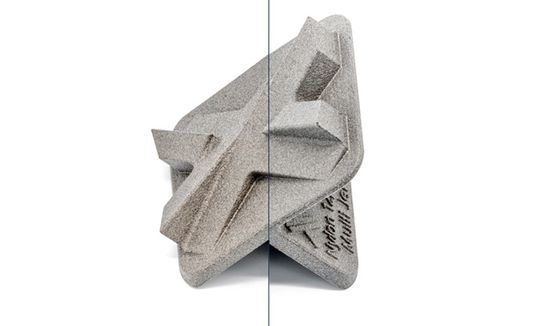 (Beim 3D-Druck wird nur das tatsächlich benötigte Material verbraucht. Bild: Xometry)