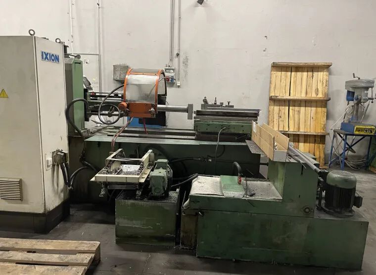 Was wäre ein Werkzeug- und Formenbauer ohne eine Tieflochbohrmaschine? Deshalb ist im Auktionsumfang auch eine Ixion TL 1000 mit dabei, die tiefe Löcher per CNC-Unterstüzung bohrt. (Bild: Surplex)