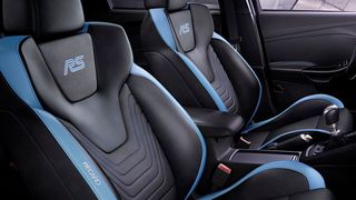 Der neue Ford Focus RS ist serienmässig mit Recaro Sitzen ausgestattet. (Recaro)