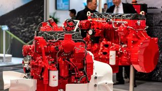 Weniger Emissionen, weniger Verbrauch! Das sind die Ziele, die neue Motorkonzepte auch für den Off-Highway-Sektor erreichen sollen. Vom 27. Februar bis 5. März 2022 informiert die Systems & Components in Hannover über den Stand der Dinge. (DLG)