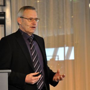 Novartis Pharma setzt Comos als integrierte Engineering-Plattform weltweit ein und erhofft sich durch das neue Modul zur Validierung Comos VAL eine verbesserte Qualifizierung seiner Anlagen. Christoph Jauslin sprach in München über seine bisherigen Erfahrungen bei der Einführung von Comos im Jahr 2004 und die nötigen Anpassungen der Arbeitsprozesse. 