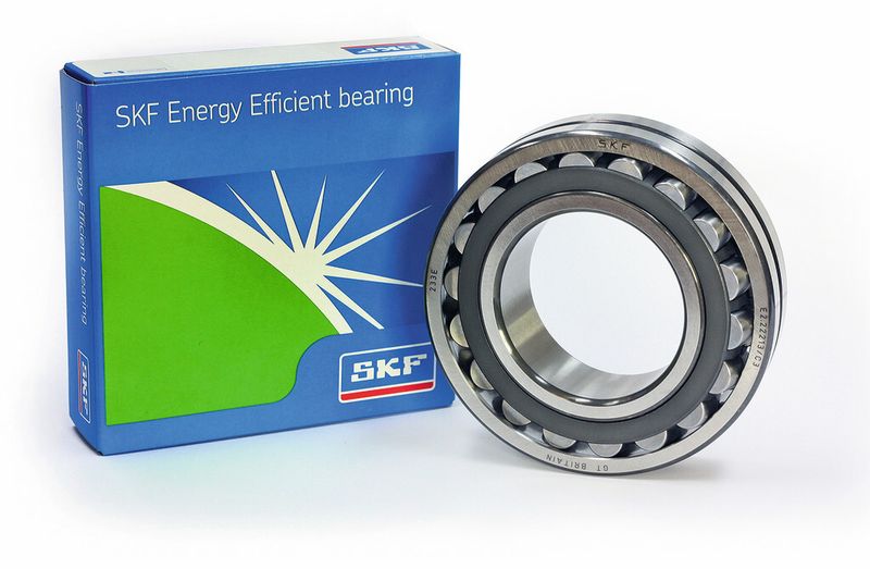 Seit 2007 bestückt SKF sein Beyond-Zero-Portfolio mit immer mehr reibungsarmen und deshalb besonders energieeffizienten „E2“-Lagern. Würden alle in den USA und Europa betriebenen Industrie-Elektromotoren mit E2-Rillenkugellagern ausgestattet, würden sie jedes Jahr rund 2,46 Mrd. kWh weniger Energie verbrauchen beziehungsweise das Klima um etwa 141 Mio. t CO2 entlasten, rechnet Neubert vor. (SKF)