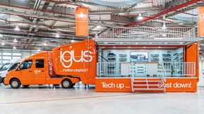 Der  XXL-Roadshow-Truck verwandelt sich in einen Messestand mit Dachterrasse. Betriebe können so jederzeit die gesamte Bandbreite der igus-Produkte live vor Ort erleben.  (Bild: igus)