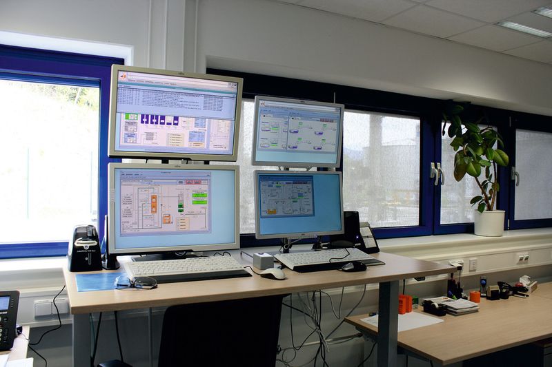 Roche Diagnostics’ used solvent storage tanks are monitored from a dedicated on-site computer room that gives the operator real-time information on liquid levels and potential alarm conditions. (Picture: Almatec)