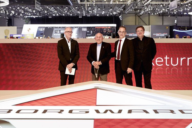 Noch ohne sichtbares Produkt stellte die Borgward-Führung die Pläne in Genf vor: (v. li.) Chefdesigner Einar Hareide, Rennfahrerlegende Sir Stirling Moss, Gründerenkel und Aufsichtsratschef Christian Borgward und Aufsichtsratsvize Karlheinz L. Knöss. (Foto: Borgward)