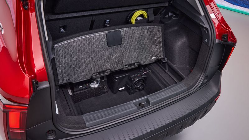 Im Unterboden versteckt sich einiges an Stauraum.  (Bild: Skoda / Ivo Hercik)