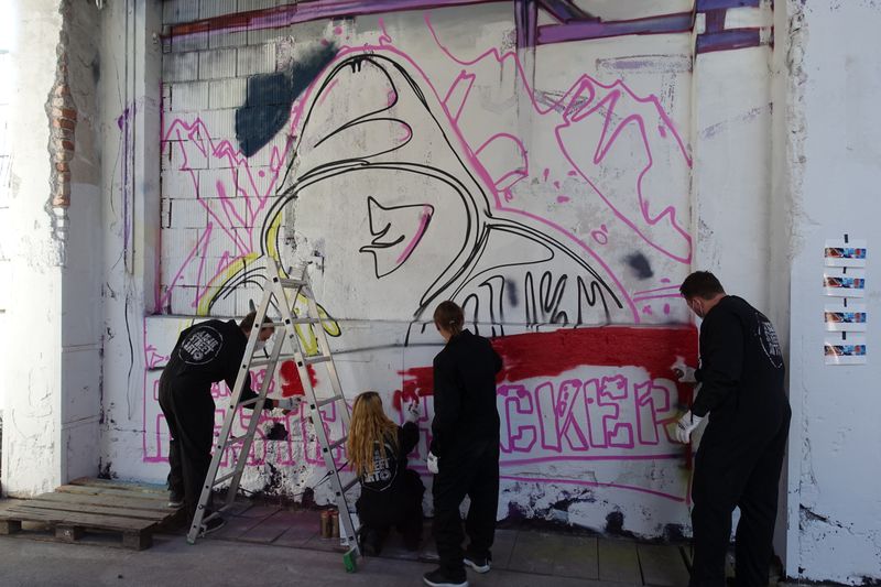 Wie wird wohl das Motiv am Ende aussehen...?  (IT-BUSINESS)