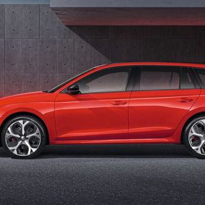 Der Octavia RS ist einmal mehr ein Modell mit viel Platz und Raum.(Bild:  Skoda)