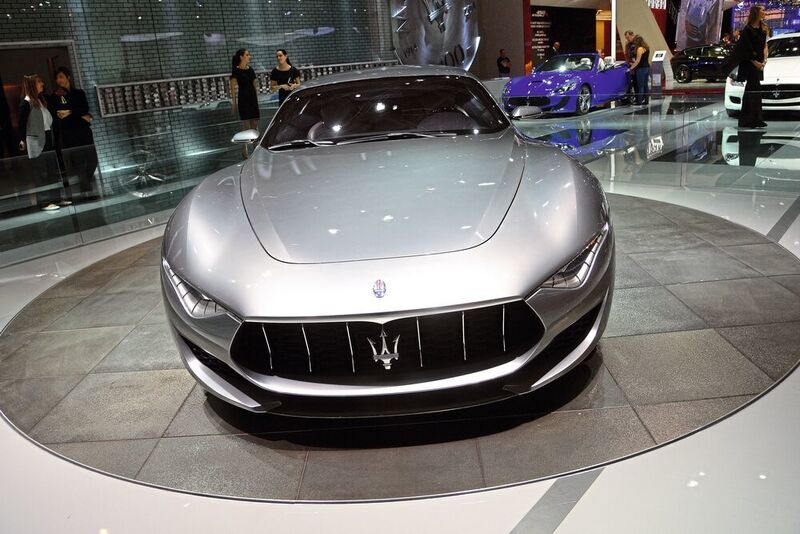Den nun 2020 verfügbaren Sportwagen wird es mit konventionellen und einem elektrischen Antrieb geben. (Maserati)