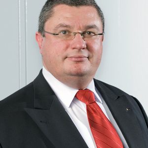 «Die P 90 WM zeichnet sich durch grosse Einsatzflexibilität sowie geringen Investitionsbedarf für die Werkzeuge aus» Dr. Claus Kobialka, Global Product Manager Hobbing and Shaping der Gleason Corporation in Ludwigsburg.