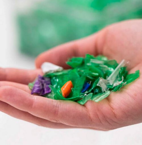 Through their mechanical recycling sites in France (Nord Pal Plast), Spain and Italy, Dentis will provide 30,000 metric tonnes per year of rejected PET post-consumer waste to Eastman. Through their mechanical recycling sites in France (Nord Pal Plast), Spain and Italy, Dentis will provide 30,000 metric tonnes per year of rejected PET post-consumer waste to Eastman.