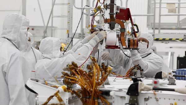Der Einbau der Mastcam in den Rover (Archiv: Vogel Business Media)