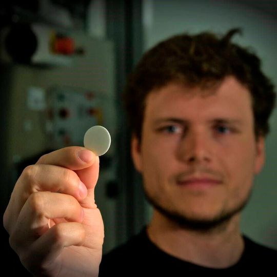 Sebastian-Paul Kopp, Doktorand an der FAU und dem blz, leitet das Projekt zum 3D-Druck von Medikamenten.(Bild:  Max Gmelch/ Saot)