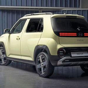 Das 3,83 Meter lange E-Auto hört auf den Namen Inster und positioniert sich preislich gegen Dacia Spring und Citroen C3, aber auch gegen die kommende Basisversion des Renault 5.(Bild:  Hyundai)