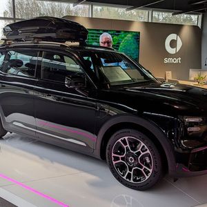 Neben Mercedes-Benz verkauft Sternpartner in Lüneburg auch Smart. Der digitale Prozess muss also auch markenübergreifend funktionieren.(Bild:  Rosenow – VCG)