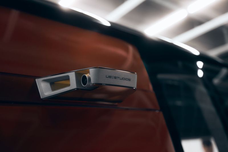 Die Umfeldsensorik umfasst unter anderem Kameras, GPS und RFID. (Bild: UE Studios)