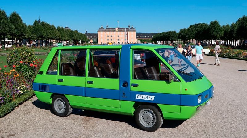 War lange Zeit im Fiat-Werk als Besucherbus im Einsatz: 1975er Fiat 850 mit Karosserie von Bertone. (Bild: Peter Diehl)