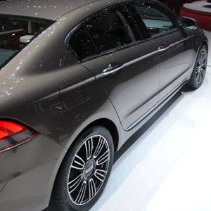 Deutscher Designstil: Der ehemalige Mini-Designer Gert Hildebrand prägt die Designsprache des chinesischen Autobauers. Sie soll bei der gesamten Qoros-Familie zum Einsatz kommen.(Foto:  Baeuchle)