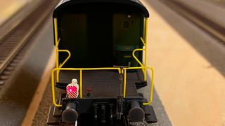 Mieses Schlussquartal 2024! Der Ampel fehlt die Gelbphase und wirtschaftlich steht das Licht offensichtlich permanent auf Rot. Und rot ist auch das Schlusslicht, zu dem Deutschland nach Ansicht von Analysten und der OECD im nächsten Jahr in Europa werden wird. (Bild: Roco)