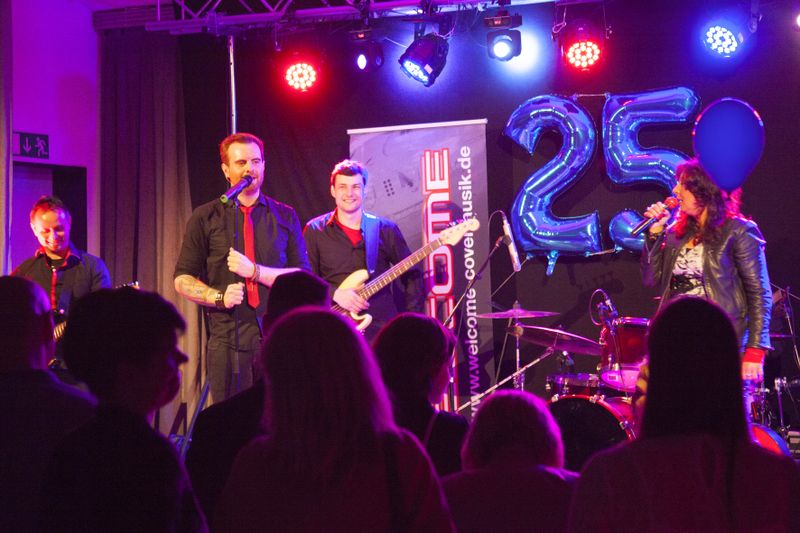 Die Gäste schwangen das Tanzbein. (Bild: eaf computer service supplies)