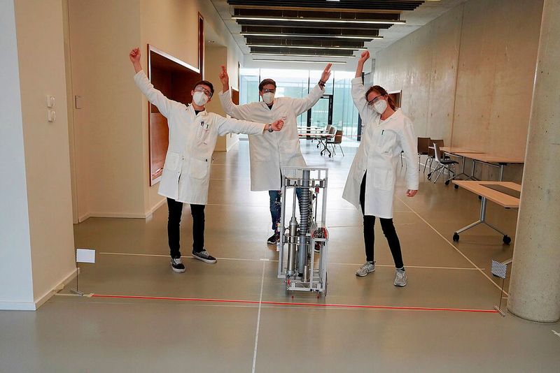 Der Chemcar-Pokal 2021 geht an die RWTH Aachen. (Lukas Hirschwald/ RWTH Aachen)
