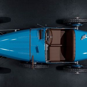 Typisch Ellipse: Das Heck der aus Aluminium gefertigten Karosserie ist aerodynamisch sinnvoll geformt.(Bild:  Bugatti)