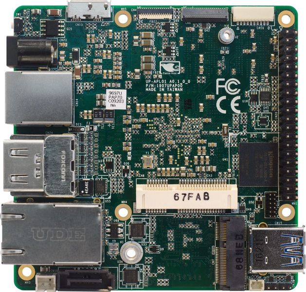 UP2 (UP Squared), das bisher leistungsstärkste Maker Board, basiert auf der neuesten Intel® Technologie, die bisher unter dem Codenamen „Apollo Lake“ bekannt war. Es integriert Intel® Celeron N3350, Intel® Pentium N4200 und Intel® E3940 mit Altera FPGA MAX® 10. Darüber hinaus werden Yocto, Ubuntu, Debian (Ubilinux), Android, die Windows 10 Vollversion und Windows 10 IoT Core unterstützt. UP2 (UP Squared) ist bereits ab 139$ erhältlich! (Bild: UP-Bridge the Gap)