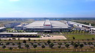 Das neue Werk für Einspritztechnik setzt auf vernetzte Fertigung und ist zugleich Forschungs- und Entwicklungszentrum.  (Bosch)