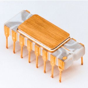 Der Intel 4004 war der erste serienmäßig hergestellte Microprozessor der Welt und heute ein gesuchtes Sammlerstück.(Bild:  Intel)