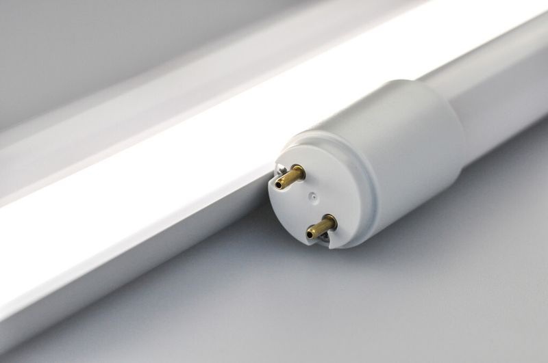 Eingeschaltete LED Roehre. (Deutsche Lichtmiete)