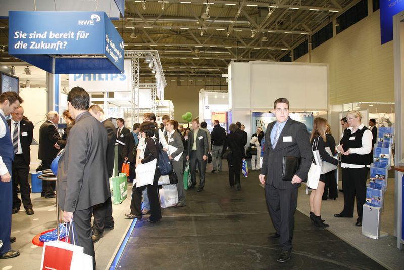 Qualifizierte Nachwuchskräfte werden zurzeit händeringend gesucht. Die Zahl der offenen Stellen ist groß. Deshalb können die Besucher des Absolventenkongresses in Köln wählerisch sein. Bild: Hobsons (Archiv: Vogel Business Media)
